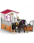 Комплект фигурки Schleich Horse Club - Бокс за коне с Тори и Принцес