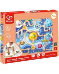 Дървен комплект Hape International - Космически лабиринт и дъска танграм