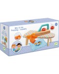 Игрален комплект Djeco - Mia & Léo, ютия и дъска за гладене