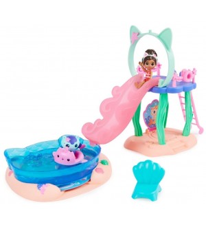 Игрален комплект Gabby's Dollhouse - Парти край басейна, 10 части