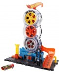 Игрален комплект Mattel Hot Wheels - Mодерен градски център за гуми 