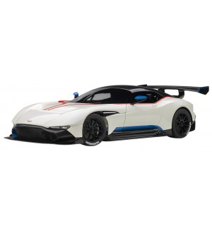 Колекционерски модел Autoart Съвременни: Автомобили - Aston Martin Vulcan (2015) (Stratus White with Blue and Red Stripes) (composite model/full openings)