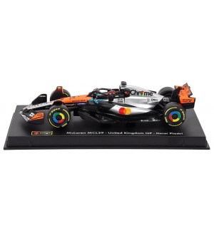 Колекционерски модел Bburago Състезателни: Автомобили - McLaren MCL39 #81 Oscar Piastri 2nd British GP (Silverstone) Formula 1 (2025) (with pilot and showcase)