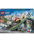 Конструктор LEGO City - Без ограничения: писта с рампа за състезателни коли (60460)