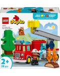 Конструктор LEGO Duplo Town - Пожарна кола с маркуч и пожарникар (10473)