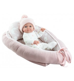 Кукла бебе Paola Reina Mini Pikolines - Момиче с легълце, 32 cm