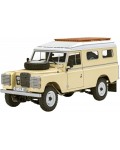 Сглобяем модел Revell Съвременни: Автомобили - Ленд Роувър Серия III LWB