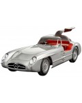 Сглобяем модел Revell Съвременни: Автомобили - Mercedes-Benz 300 SLR, 70th Anniversary