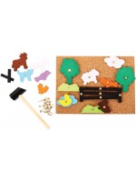 Творческа игра Bigjigs - Ферма, с коркова дъска и чукче 